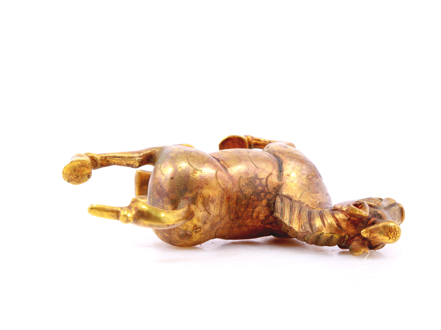 A pair of exquisite gilt bronze horse ornaments,