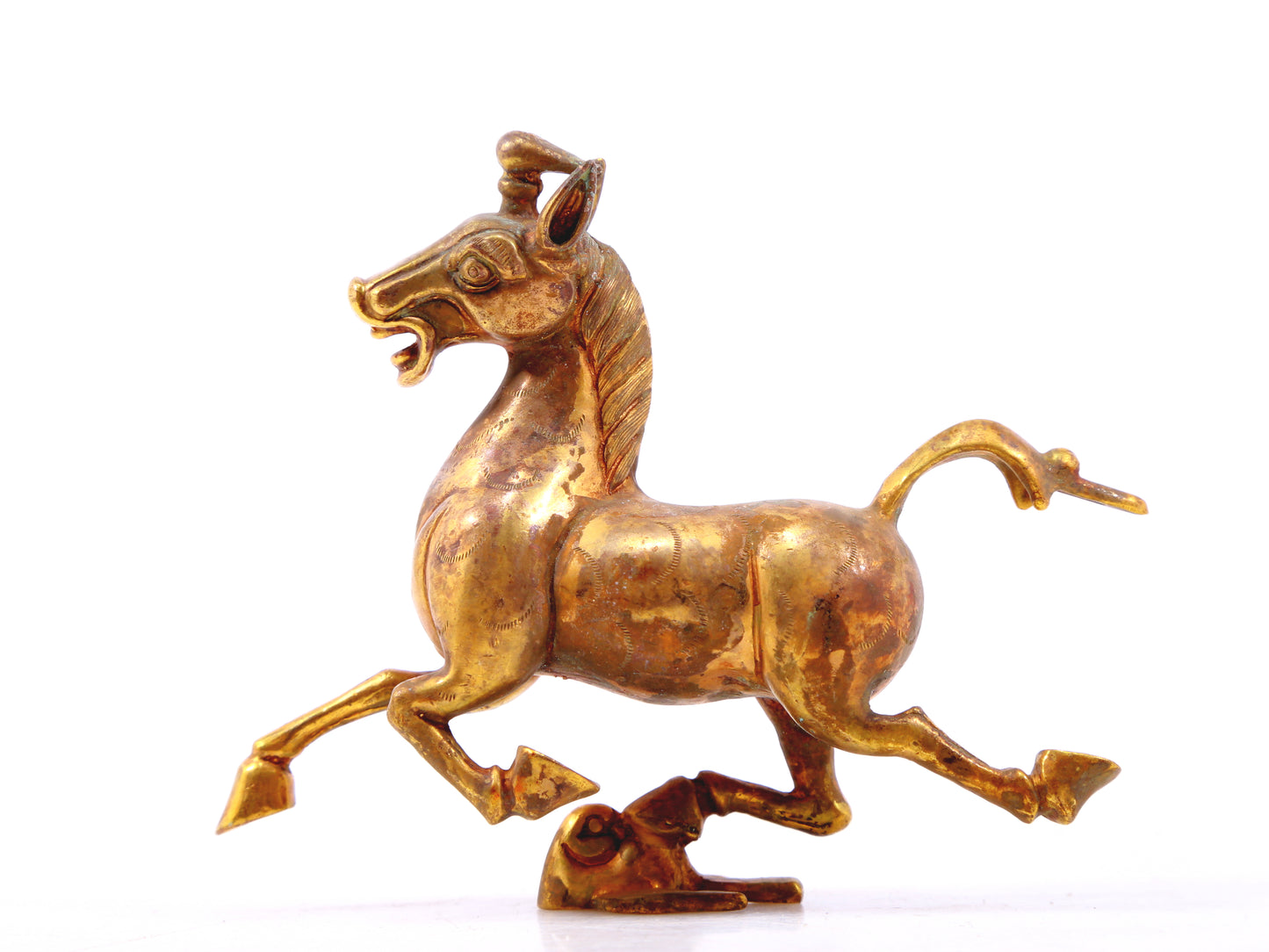 A pair of exquisite gilt bronze horse ornaments,