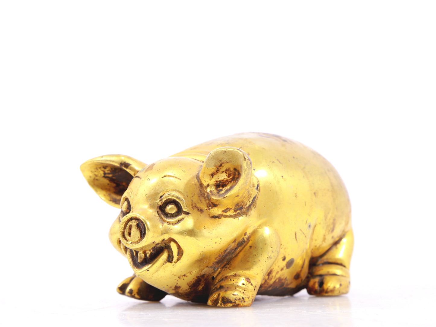 An exquisite gilt bronze pig ornament