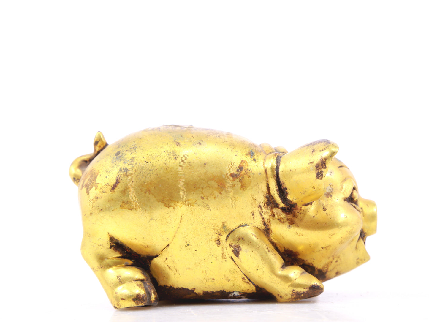 An exquisite gilt bronze pig ornament