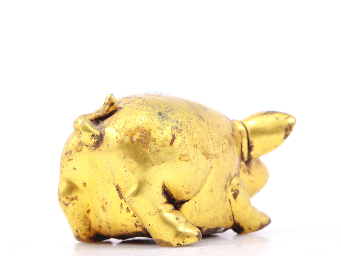 An exquisite gilt bronze pig ornament