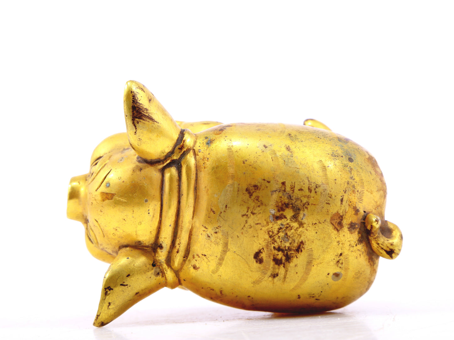 An exquisite gilt bronze pig ornament