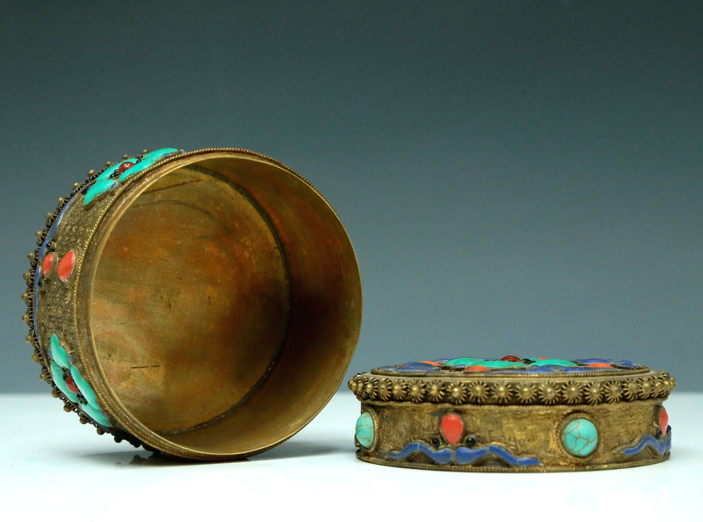 An Excellent Cylindrical Gilt-Bronze Gem-Inlaid 'Flower' Box