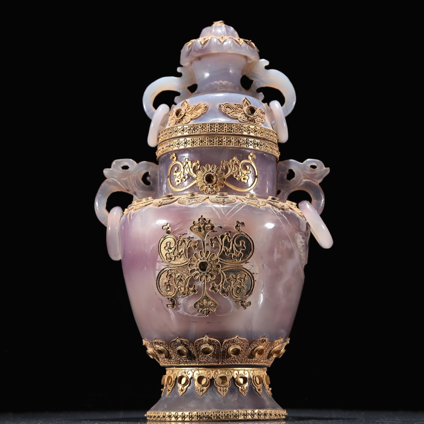 A Magnificent Agate Gold-Mounted 'Scrolling Lotus' Vase And Cover