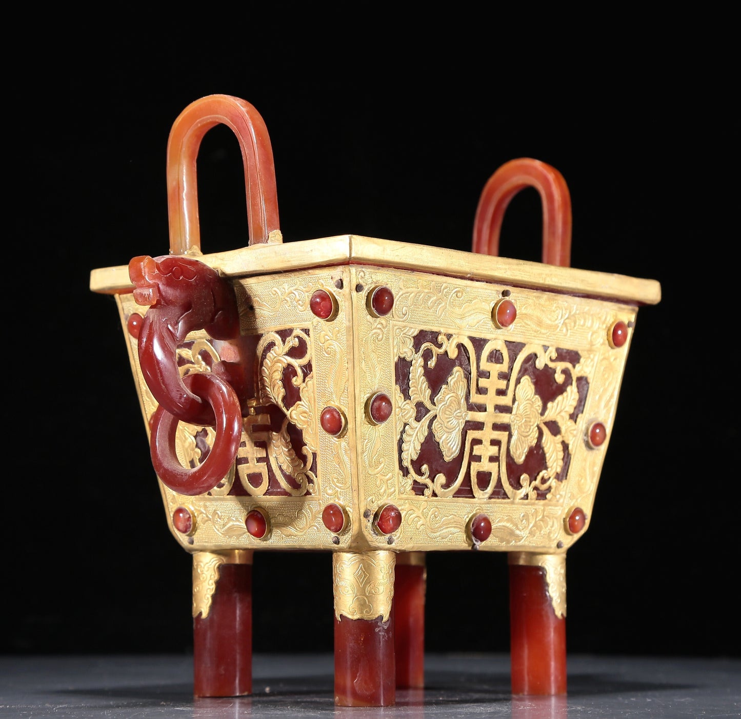 A Magnificent Agate Gold-Mounted 'Scrolling Lotus' Dragon-Handled Censer