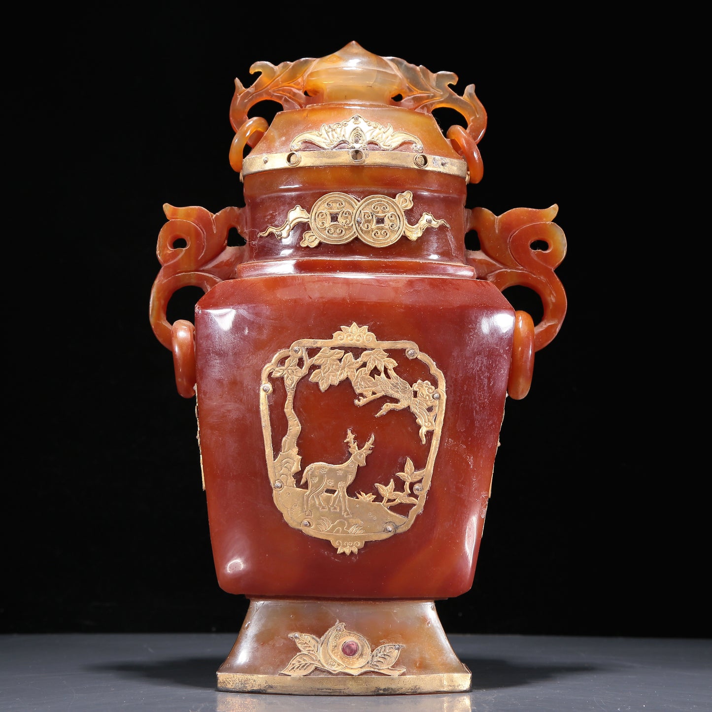 A Magnificent Agate Gold-Mounted 'Deer' Vase And Cover