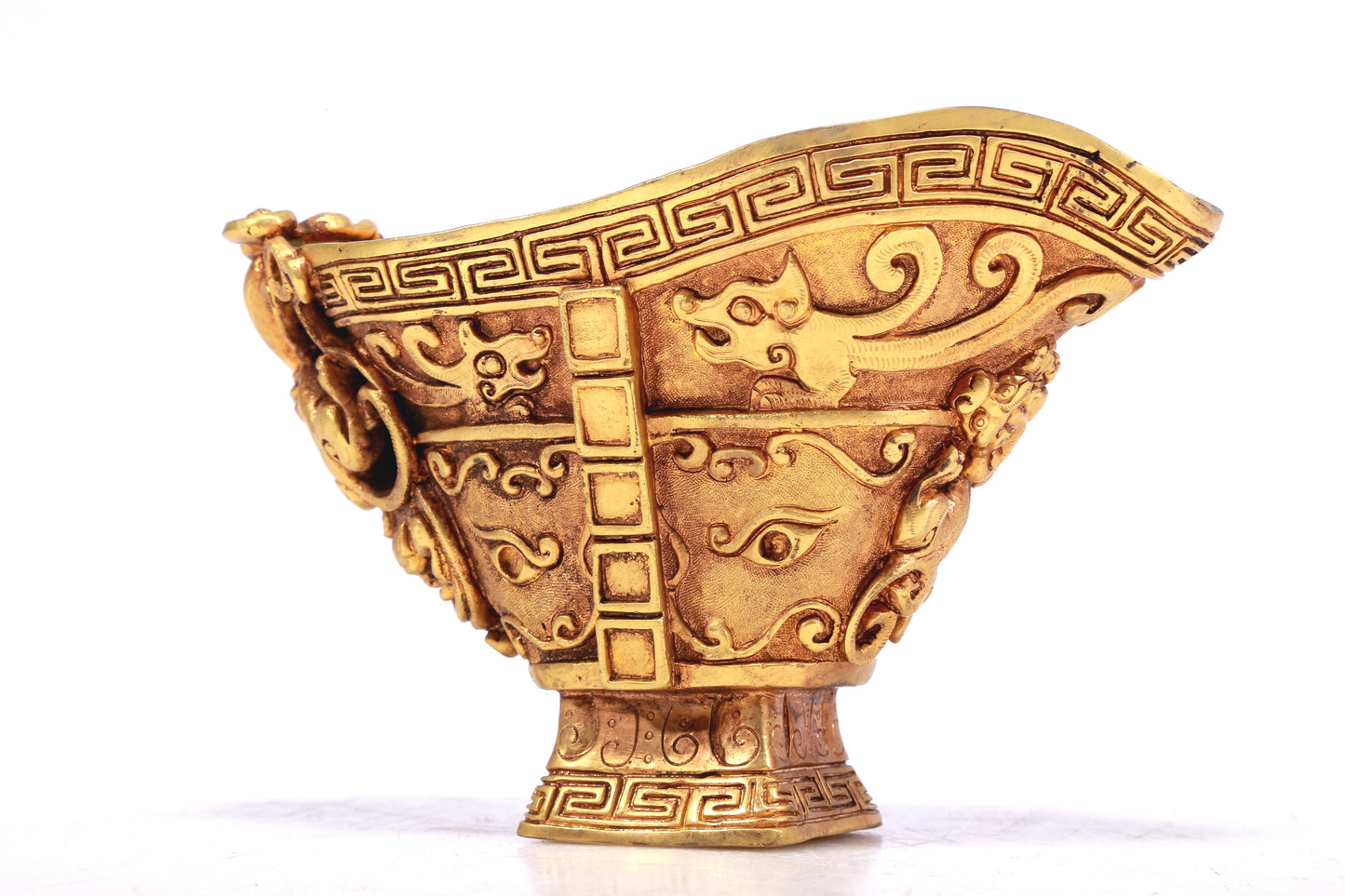 A Marvelous Gilt-Bronze 'Chi-Dragon' Cup