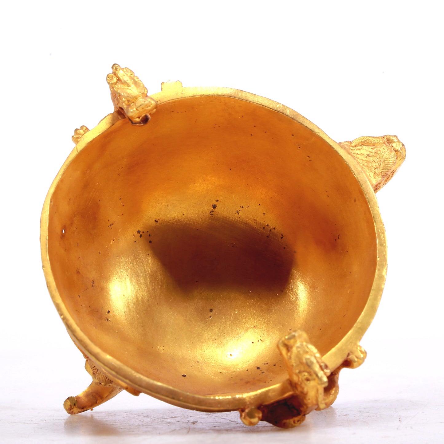 A Marvelous Gilt-Bronze 'Chi-Dragon' Tripod Cup