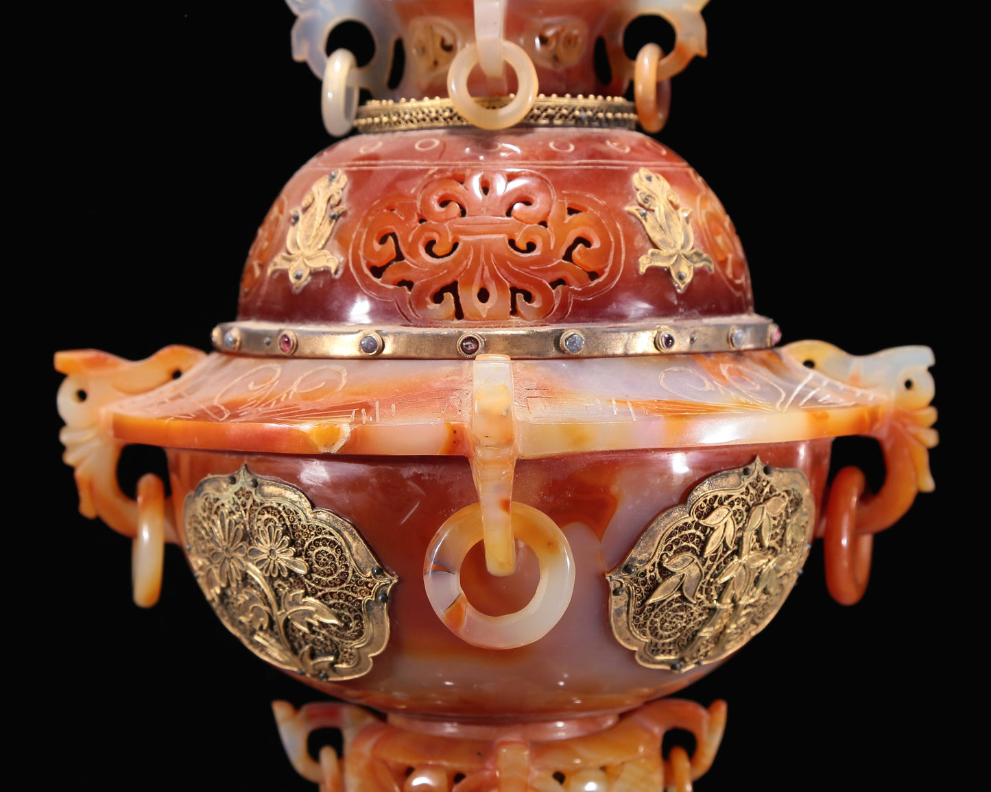 A Magnificent Agate Gold-Mounted 'Flower' Censer