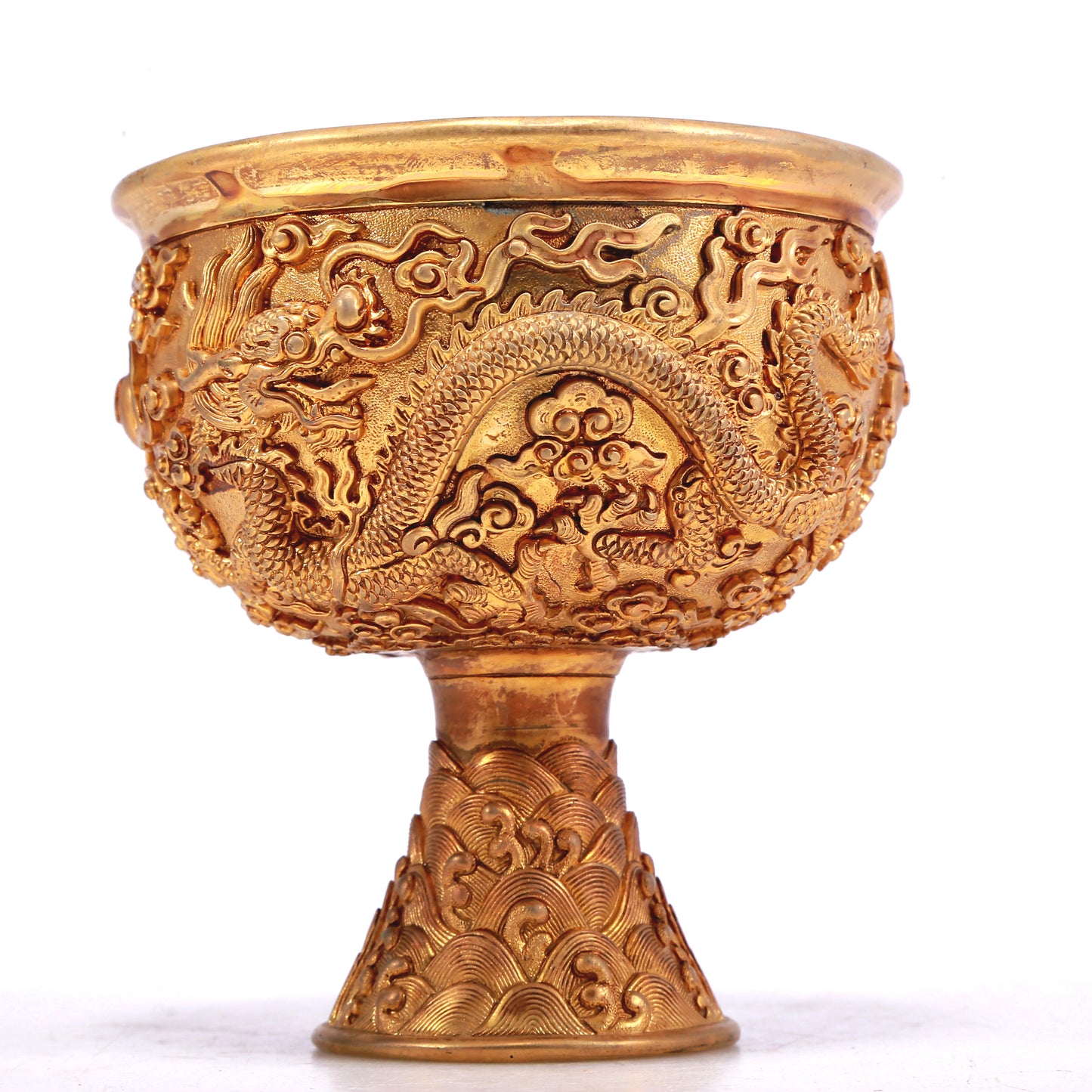 A Marvelous Gilt-Bronze 'Dragon& Auspicious Cloud' Cup