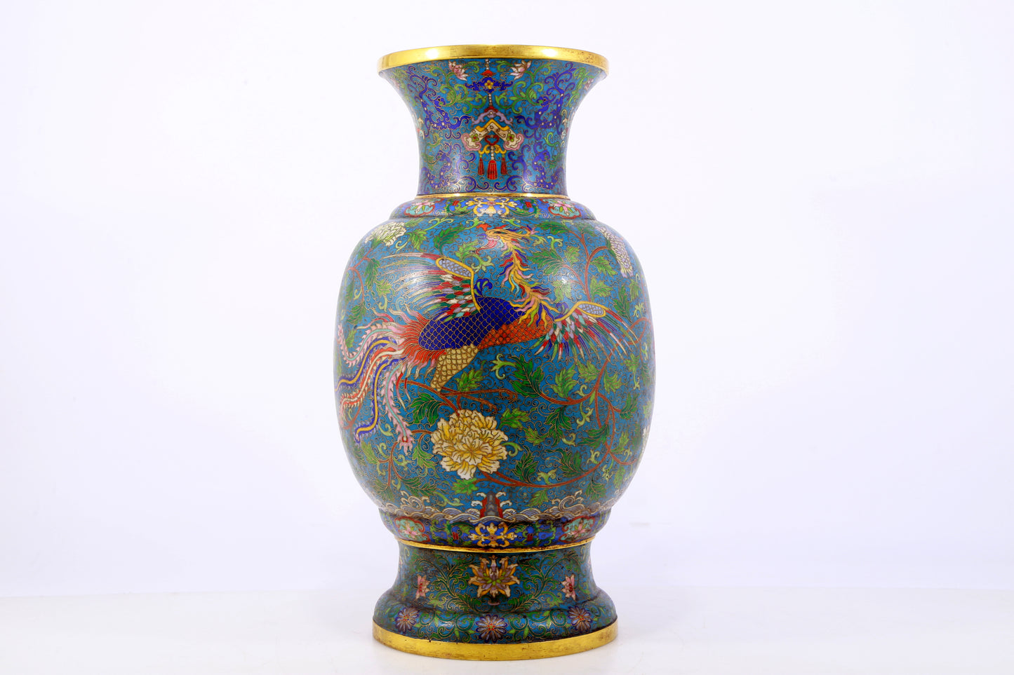 An exquisite cloisonné 'Lotus and dragon and phoenix pattern' vase