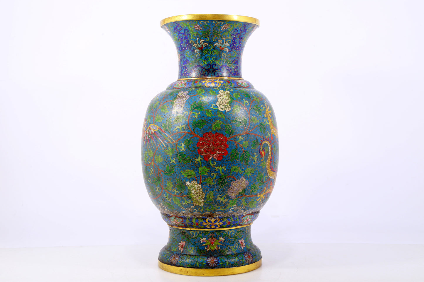 An exquisite cloisonné 'Lotus and dragon and phoenix pattern' vase