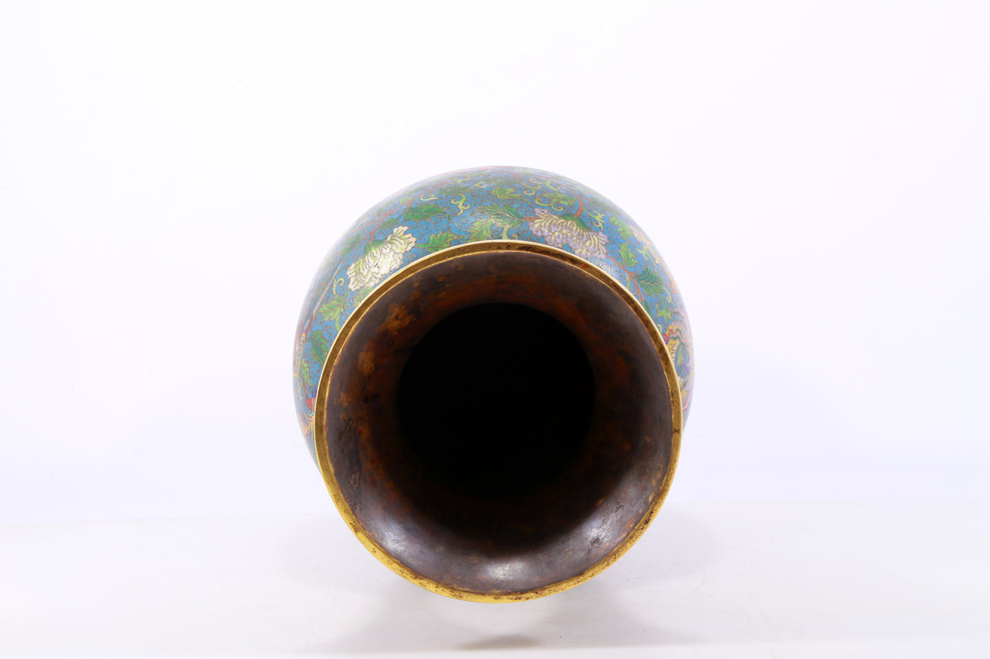 An exquisite cloisonné 'Lotus and dragon and phoenix pattern' vase