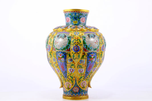 An exquisite cloisonné vase with 'Lotus and Crane' pattern