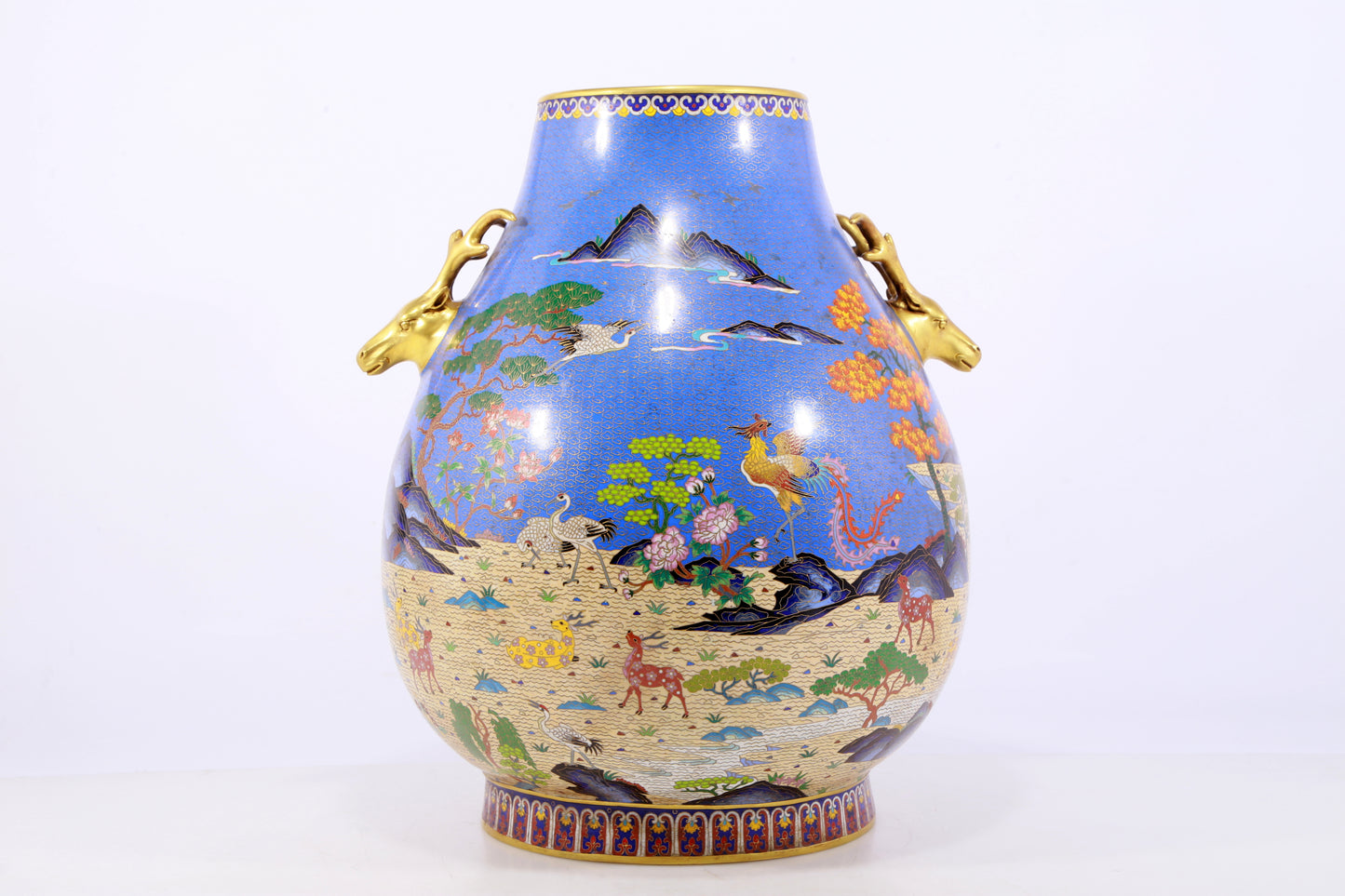 An exquisite cloisonne auspicious animal pattern deer ear bottle