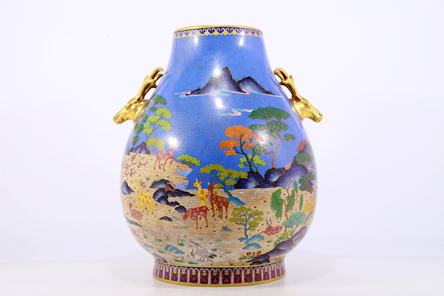 An exquisite cloisonne auspicious animal pattern deer ear bottle