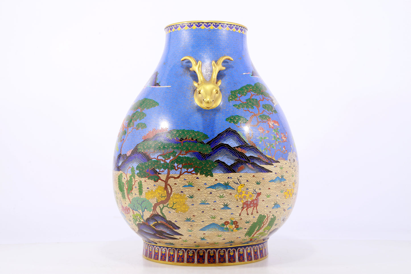 An exquisite cloisonne auspicious animal pattern deer ear bottle