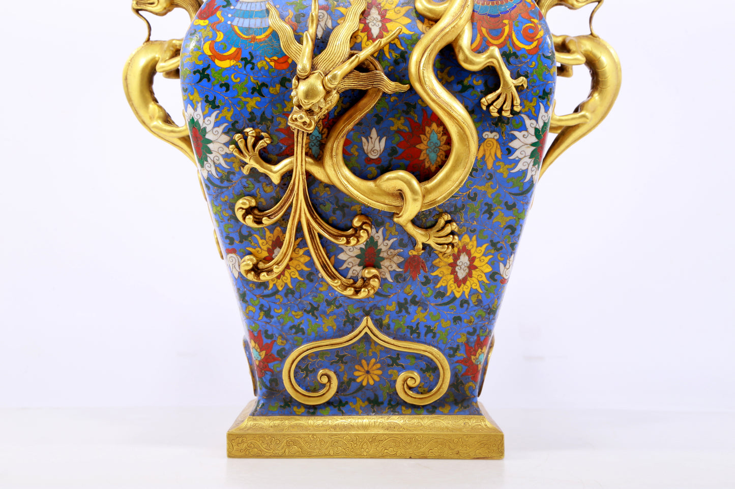 An exquisite cloisonné vase with 'Lotus and dragon' pattern