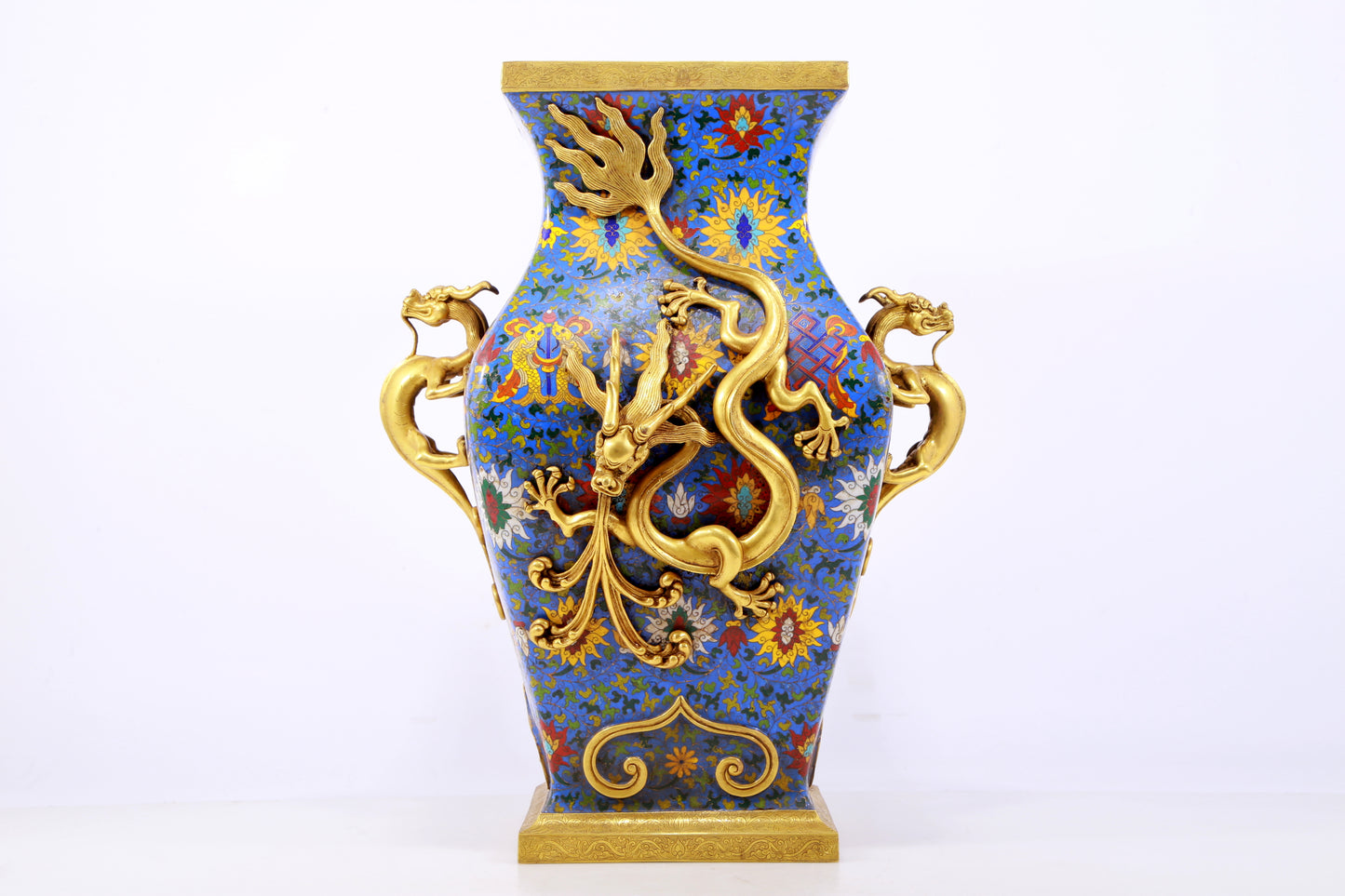 An exquisite cloisonné vase with 'Lotus and dragon' pattern