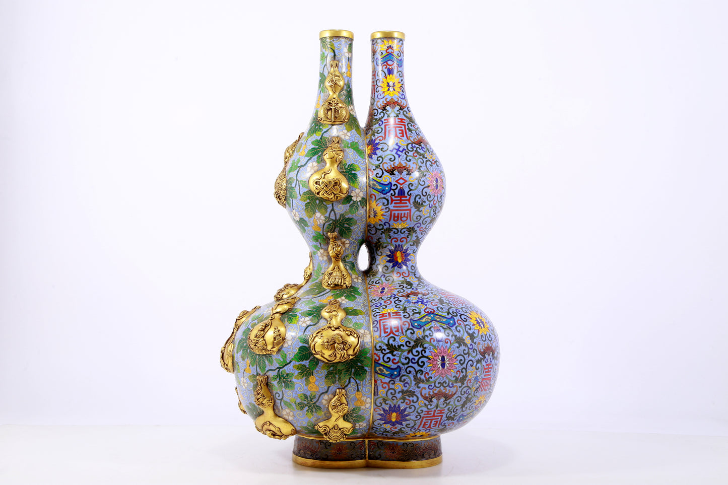 An exquisite cloisonné gourd-shaped vase with lotus pattern