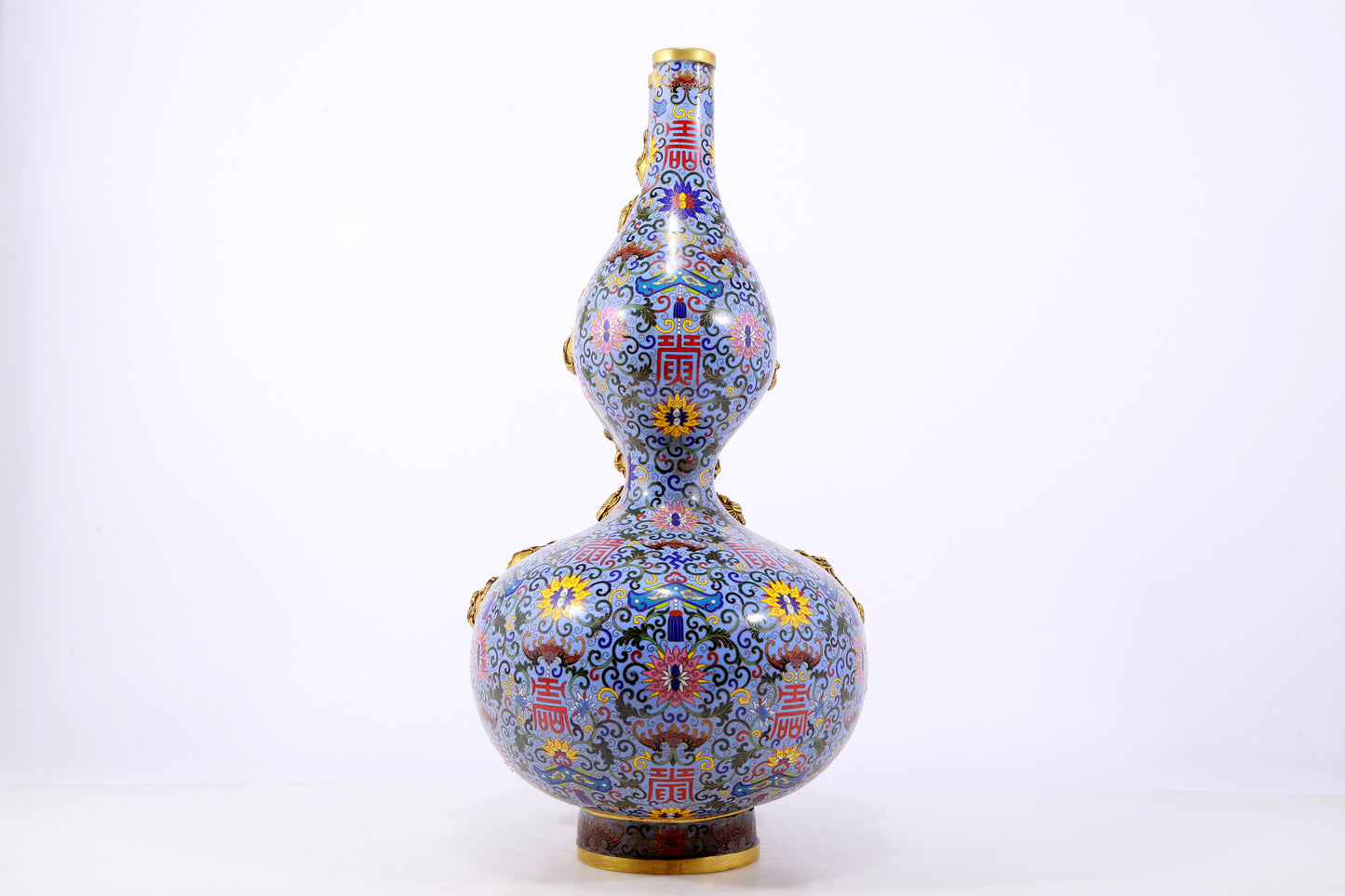 An exquisite cloisonné gourd-shaped vase with lotus pattern