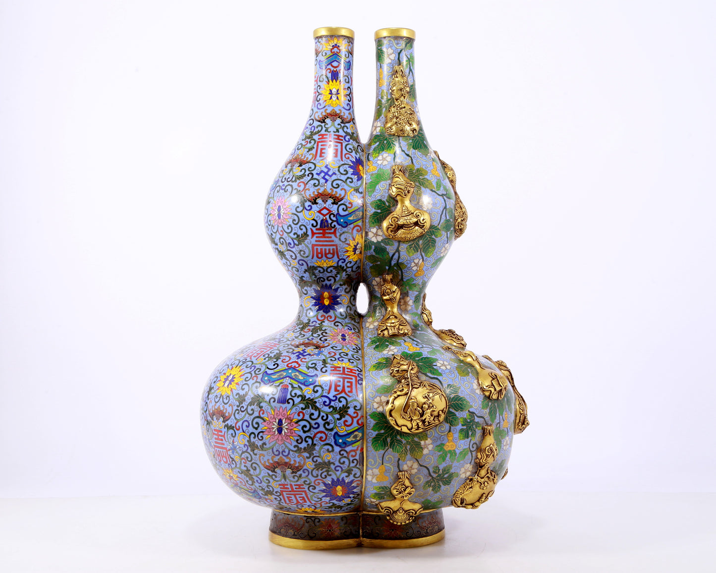 An exquisite cloisonné gourd-shaped vase with lotus pattern