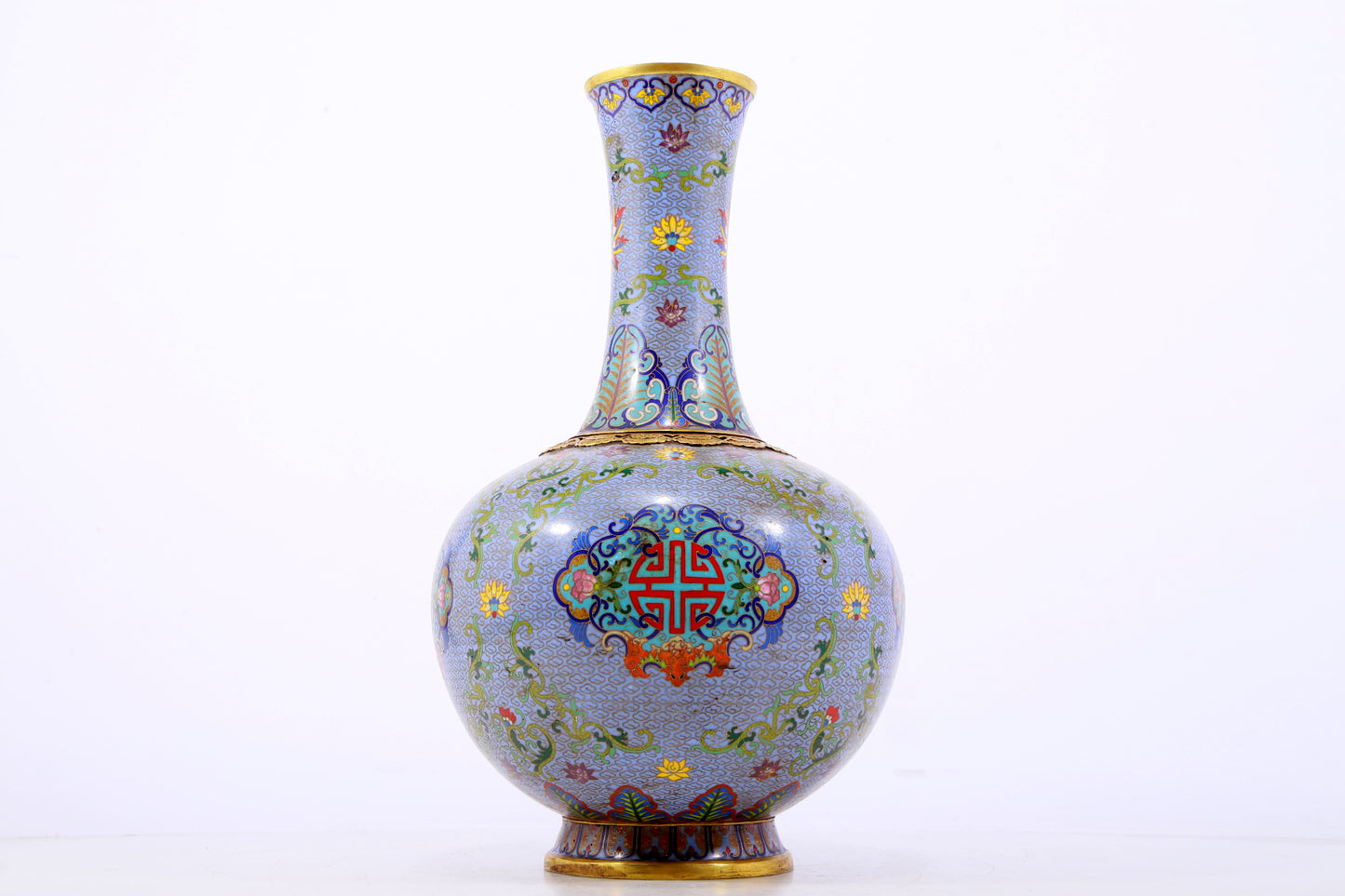 A pair of exquisite cloisonné vases with lotus pattern