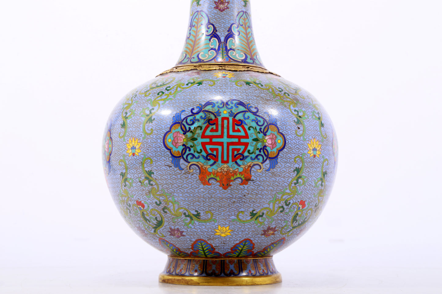 A pair of exquisite cloisonné vases with lotus pattern