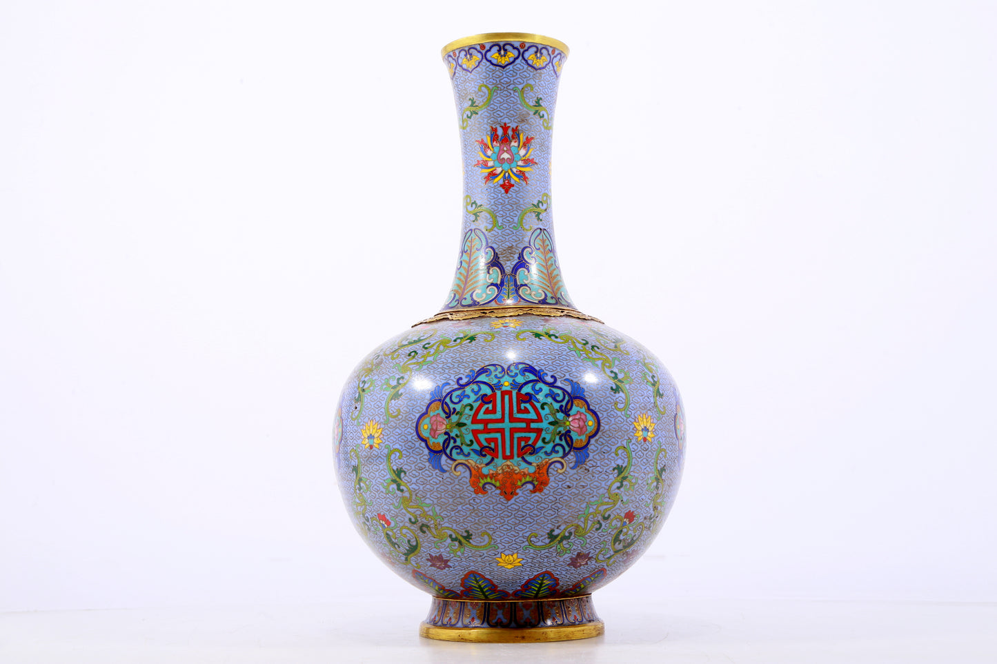 A pair of exquisite cloisonné vases with lotus pattern