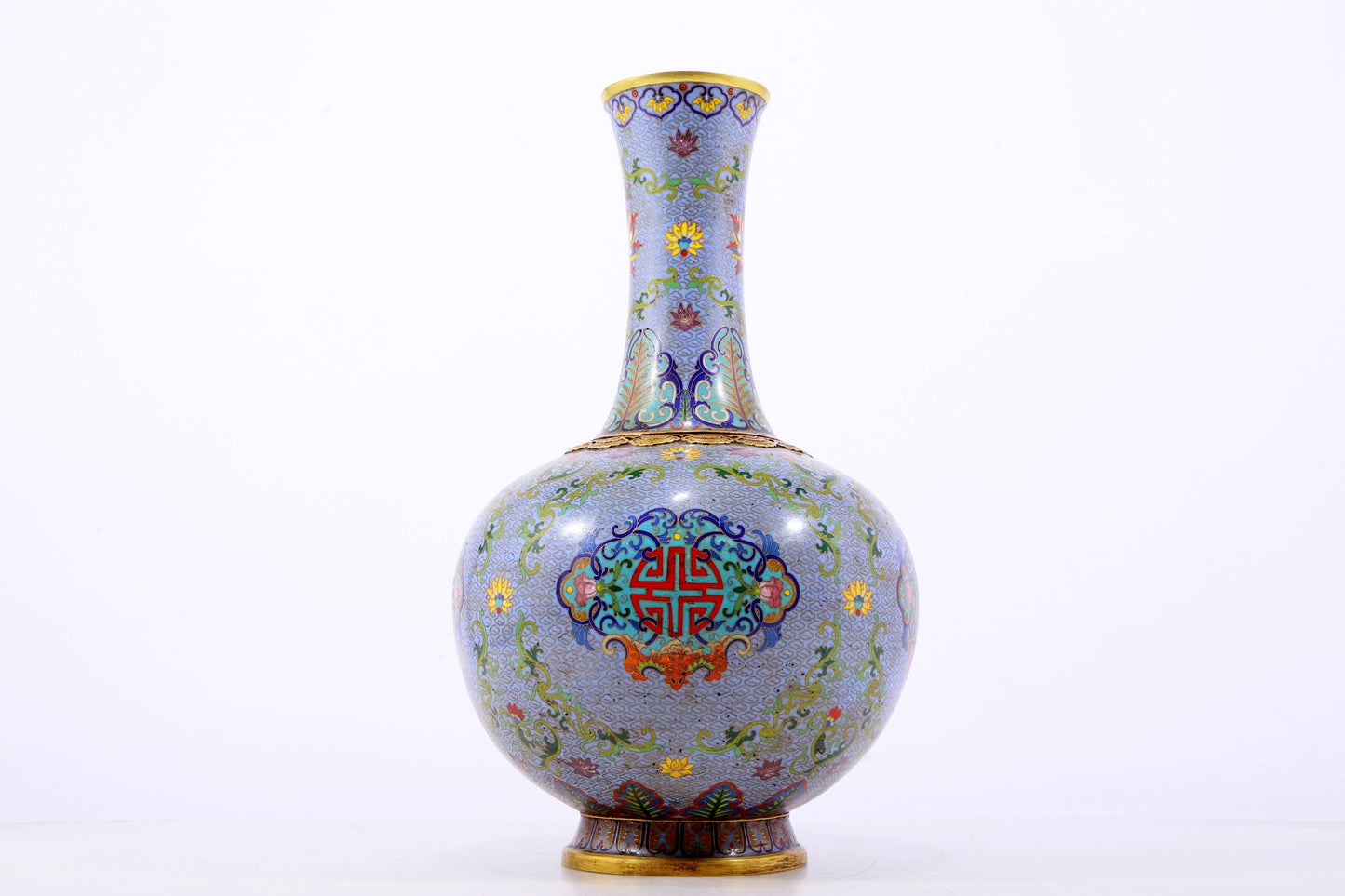 A pair of exquisite cloisonné vases with lotus pattern