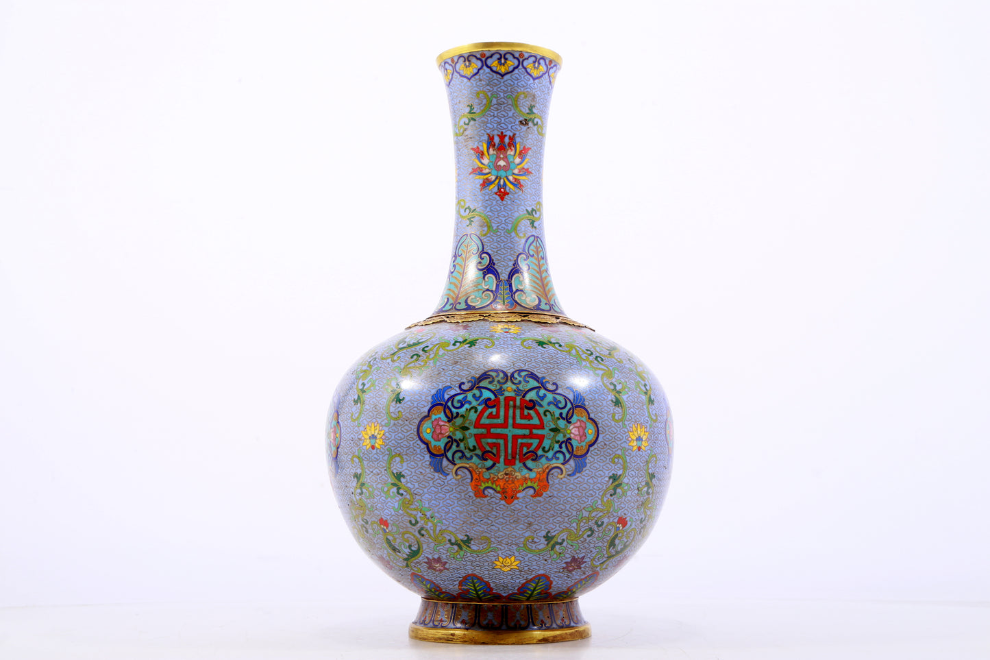 A pair of exquisite cloisonné vases with lotus pattern