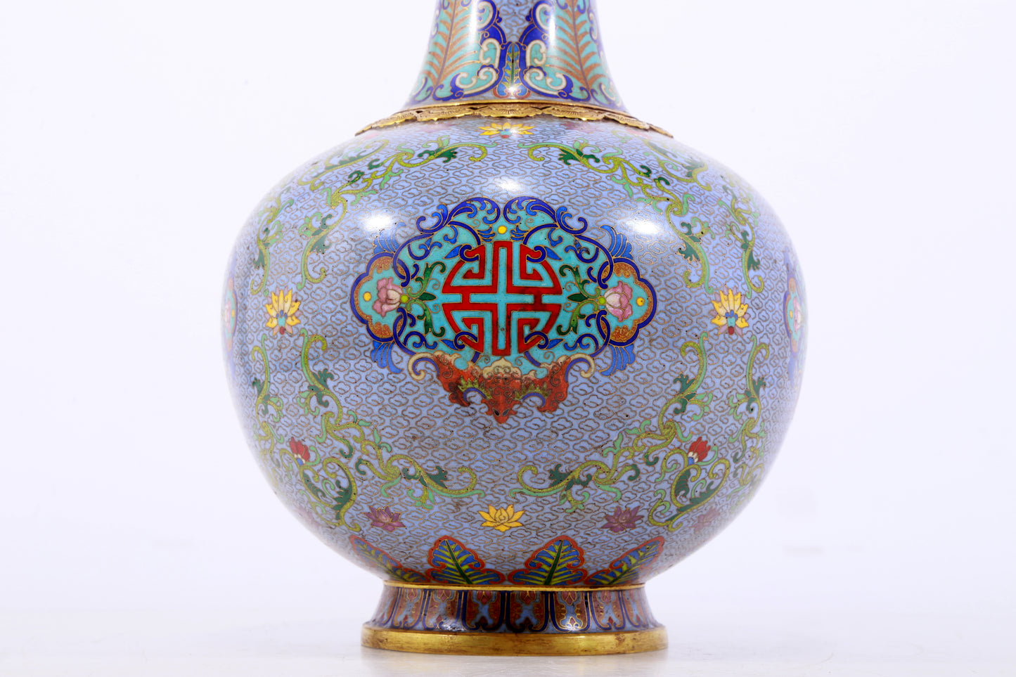 A pair of exquisite cloisonné vases with lotus pattern