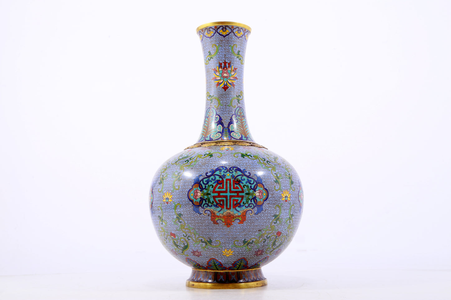 A pair of exquisite cloisonné vases with lotus pattern