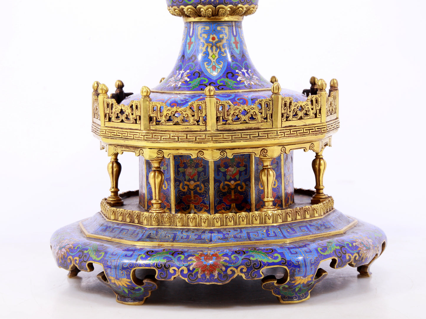 A perfect cloisonné 'lotus and Eight dharma-vessel' pattern box