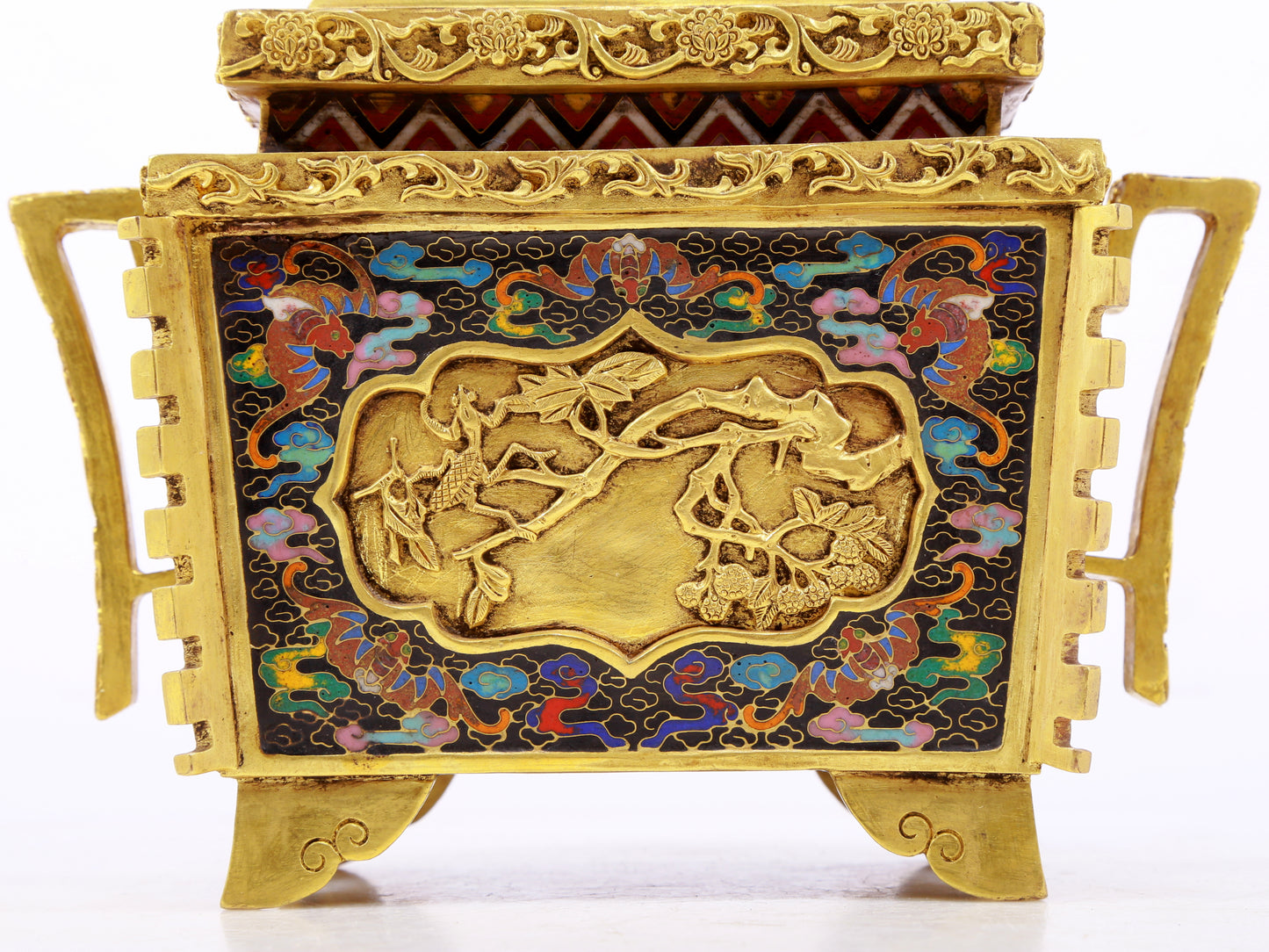 An exquisite cloisonné 'Clouds and Bats' pattern double-eared censer with lid