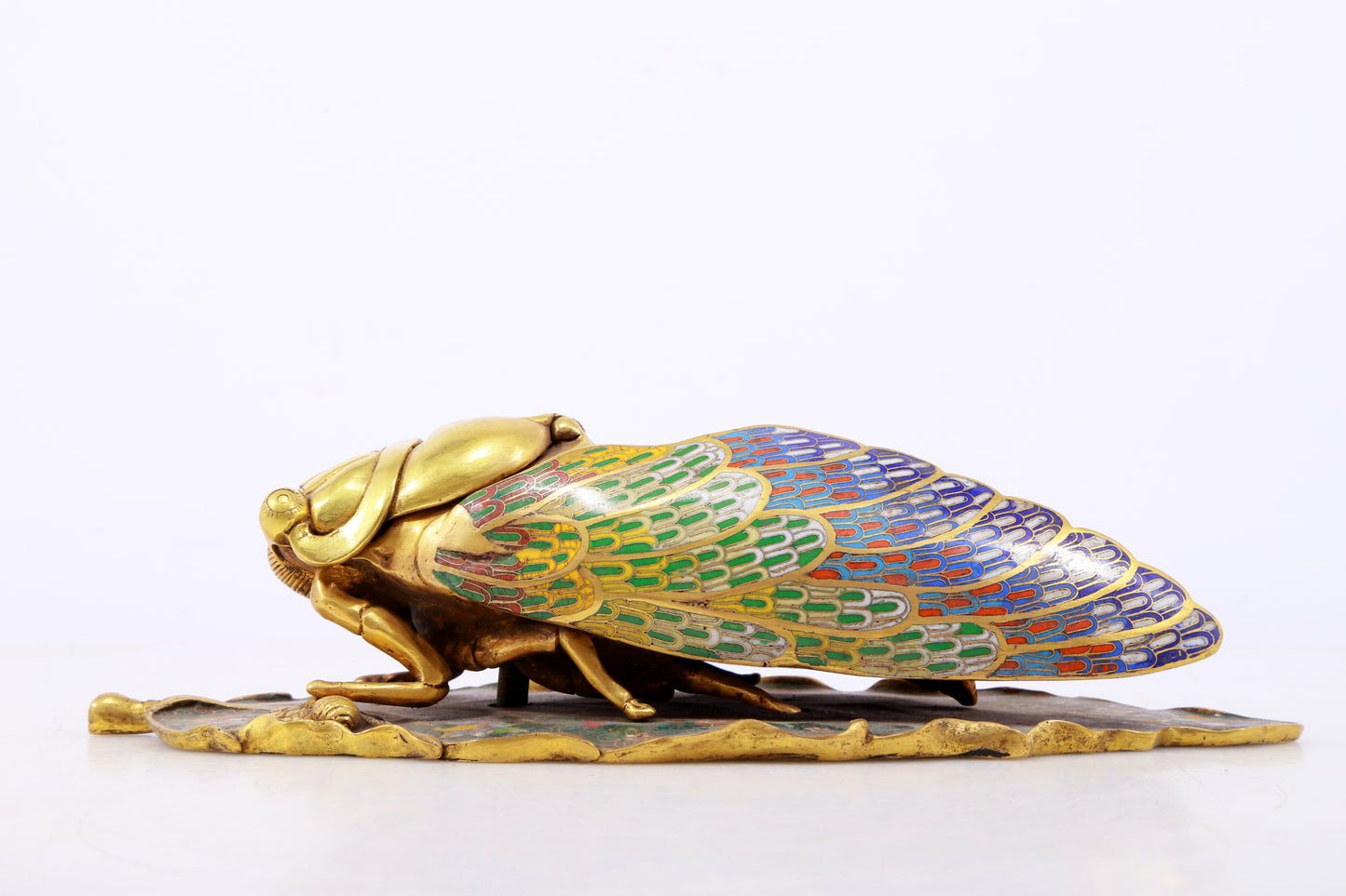 An exquisite cloisonne 'cicada' shaped box