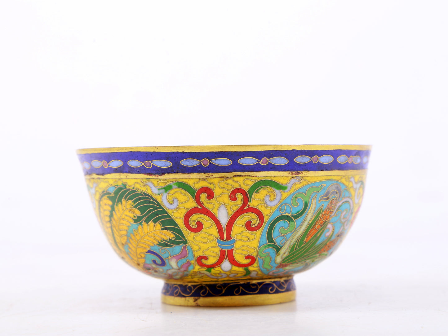 An exquisite cloisonne 'fruit and vegetable' pattern bowl