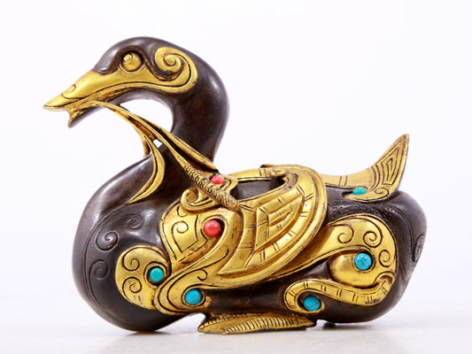 An exquisite gilt bronze duck ornament inlaid with treasures