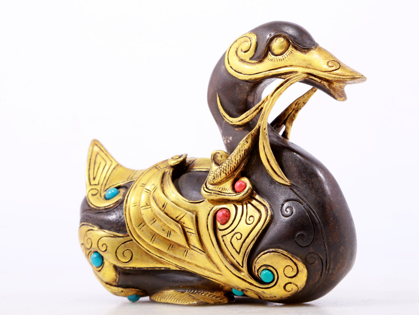 An exquisite gilt bronze duck ornament inlaid with treasures