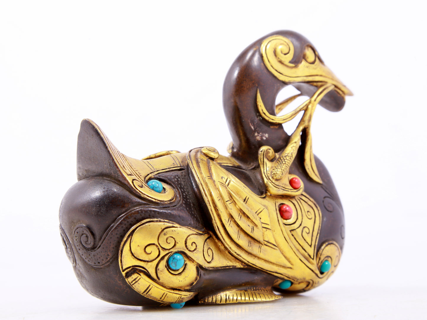 An exquisite gilt bronze duck ornament inlaid with treasures