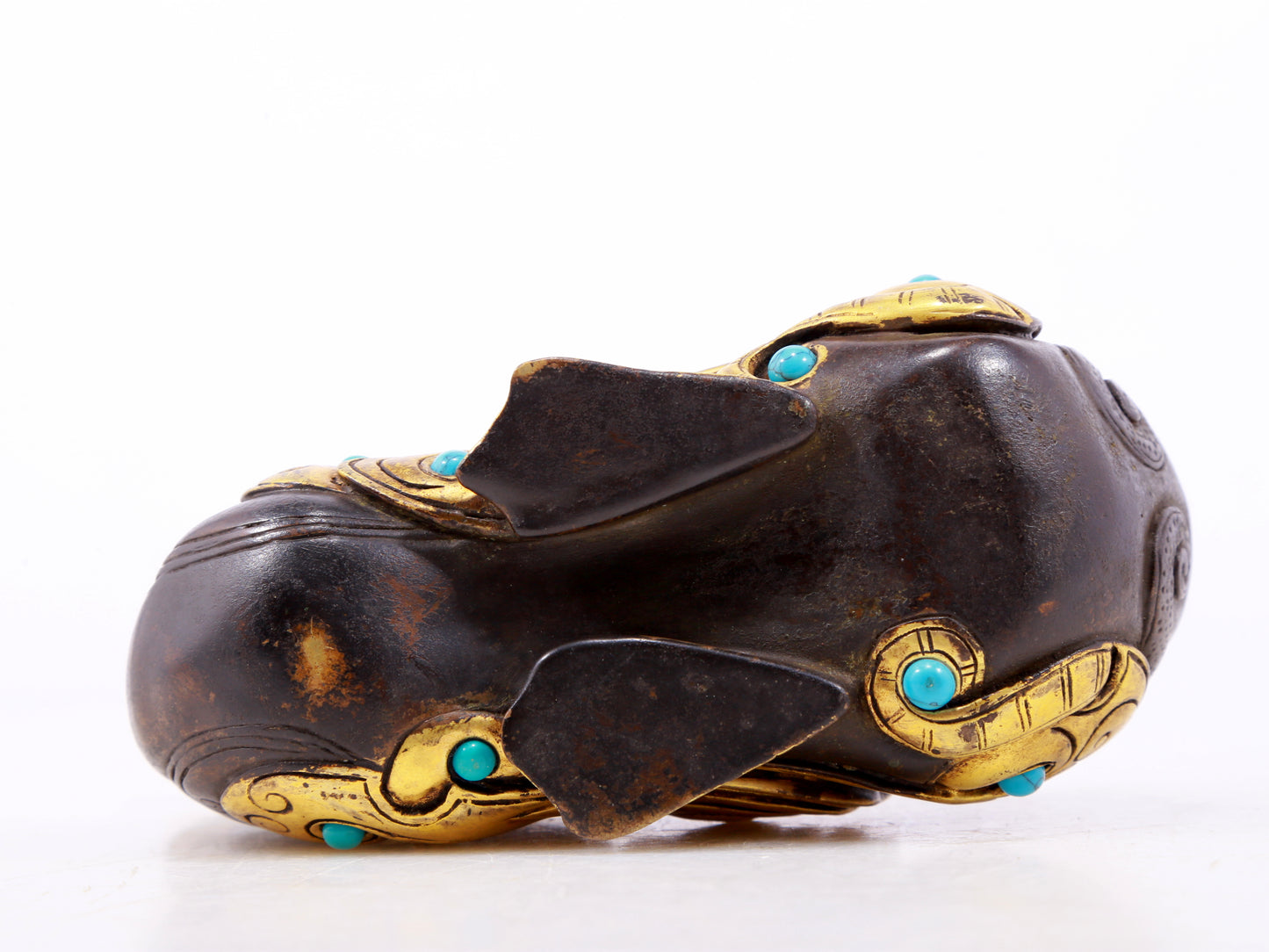 An exquisite gilt bronze duck ornament inlaid with treasures