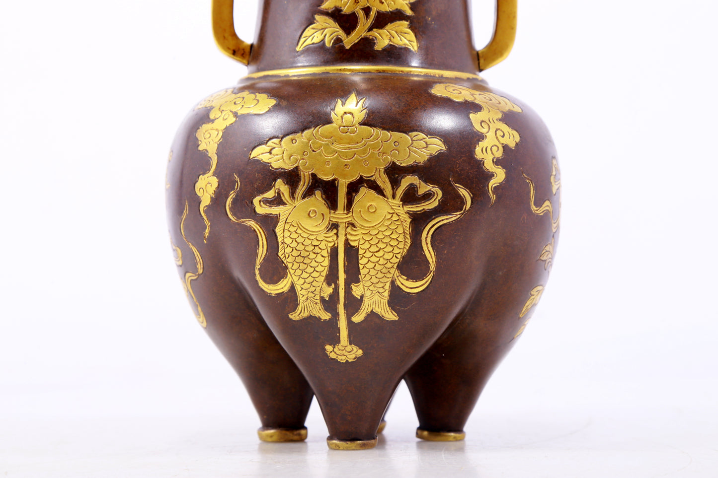 An exquisite gilt copper amphorae with magic weapon pattern