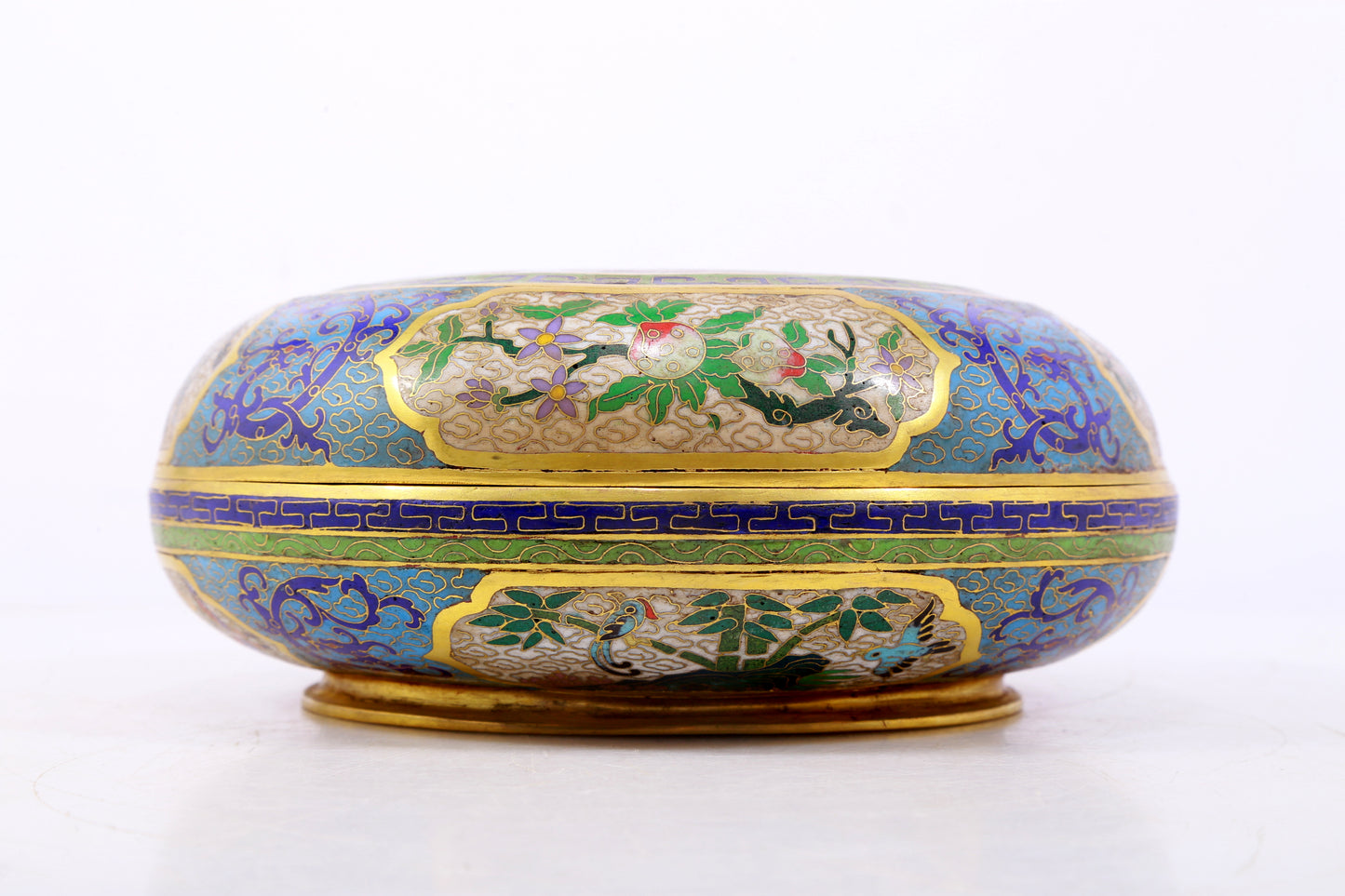 An exquisite cloisonne 'auspicious clouds and dragon' pattern box