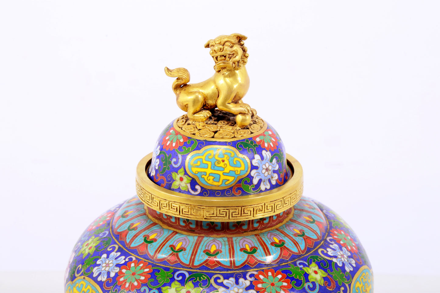 An exquisite cloisonné 'flower and dragon' tripod stove