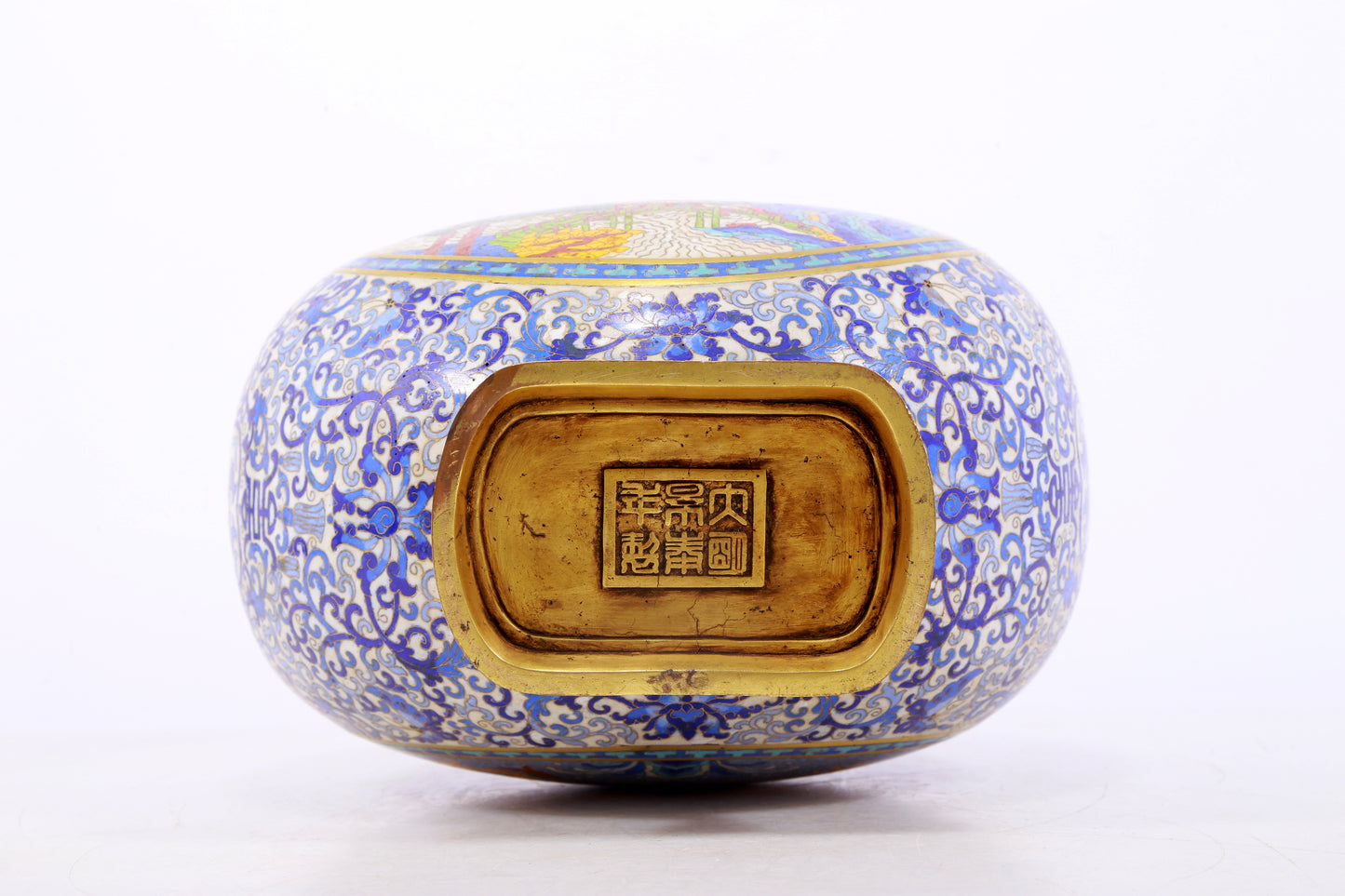 An exquisite cloisonne 'landscape and dragon' pattern amphorae