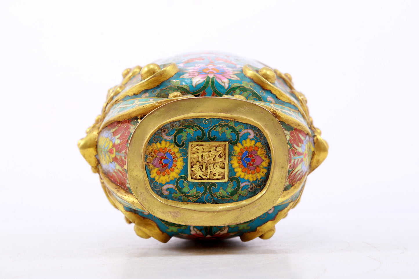 A perfect cloisonne lotus pattern phoenix ear vase with lid