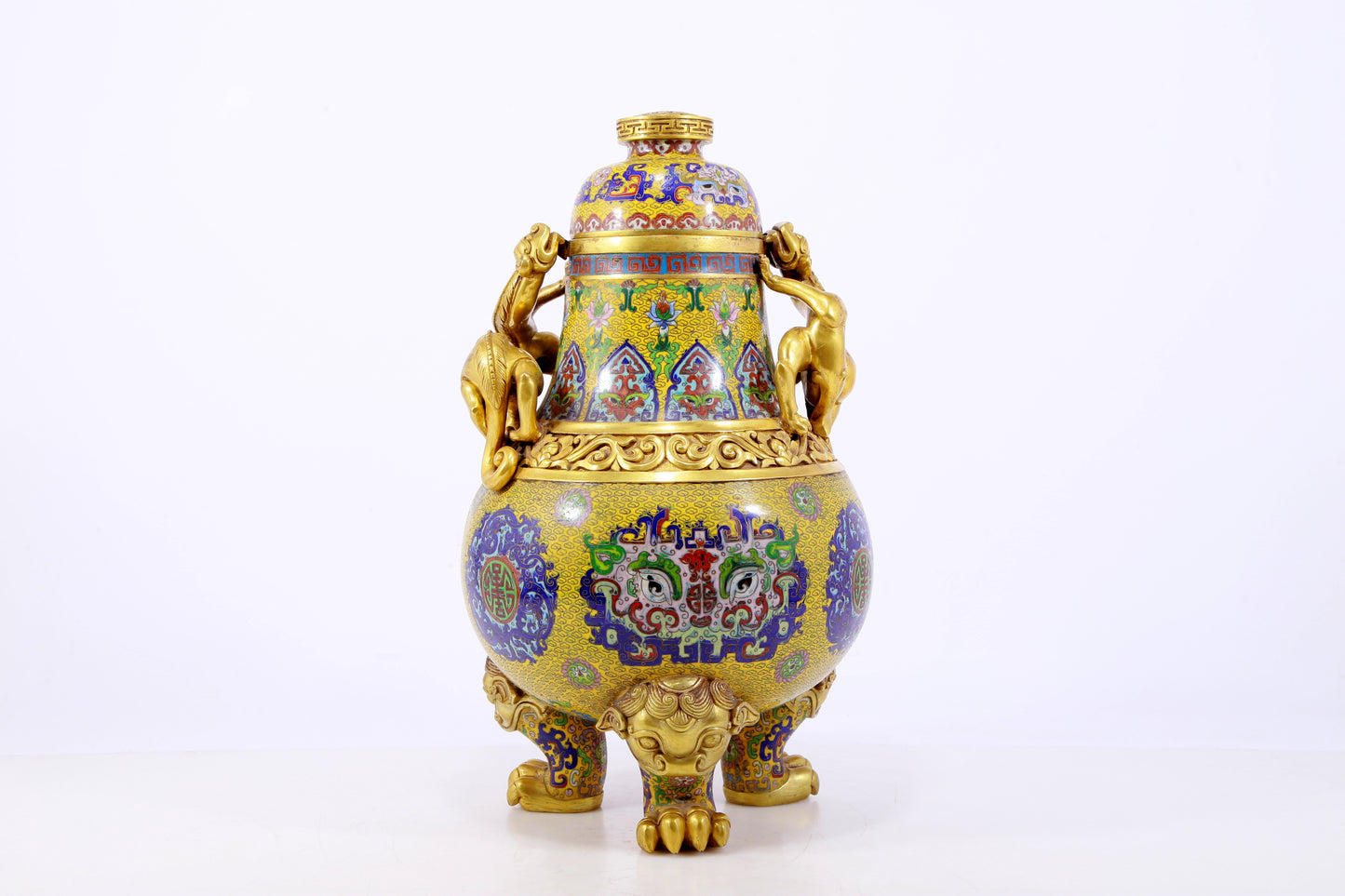 A perfect cloisonné animal face pattern tripod bottle with lid