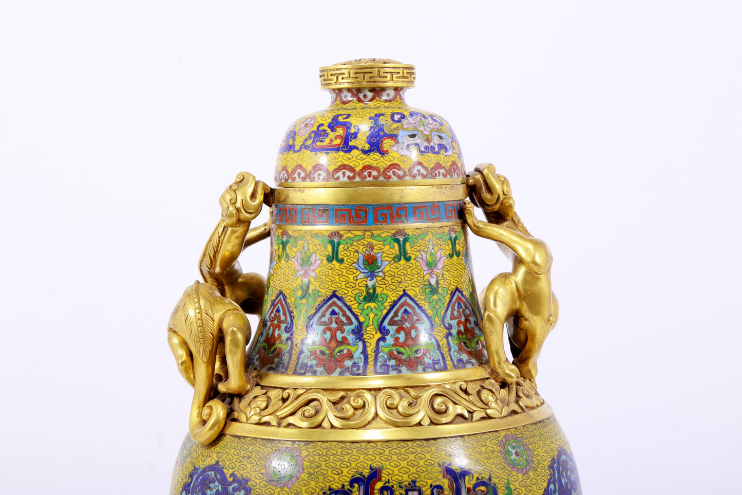 A perfect cloisonné animal face pattern tripod bottle with lid