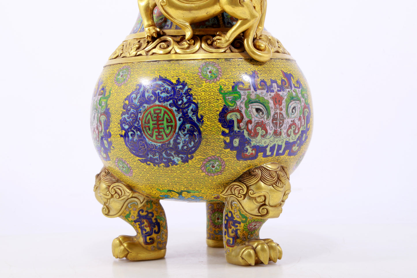 A perfect cloisonné animal face pattern tripod bottle with lid