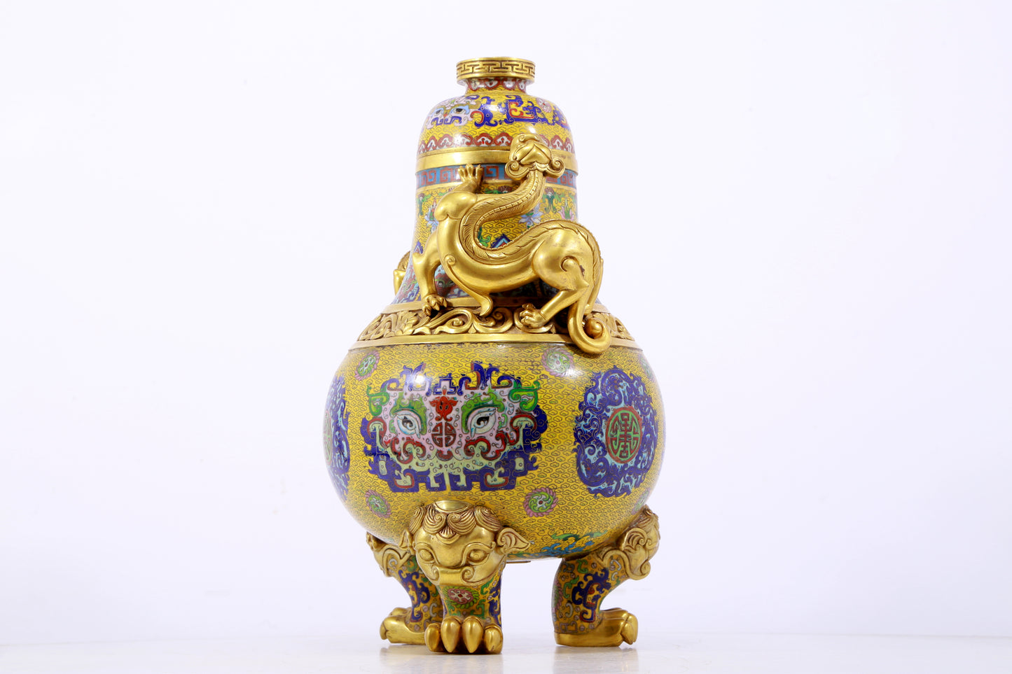 A perfect cloisonné animal face pattern tripod bottle with lid